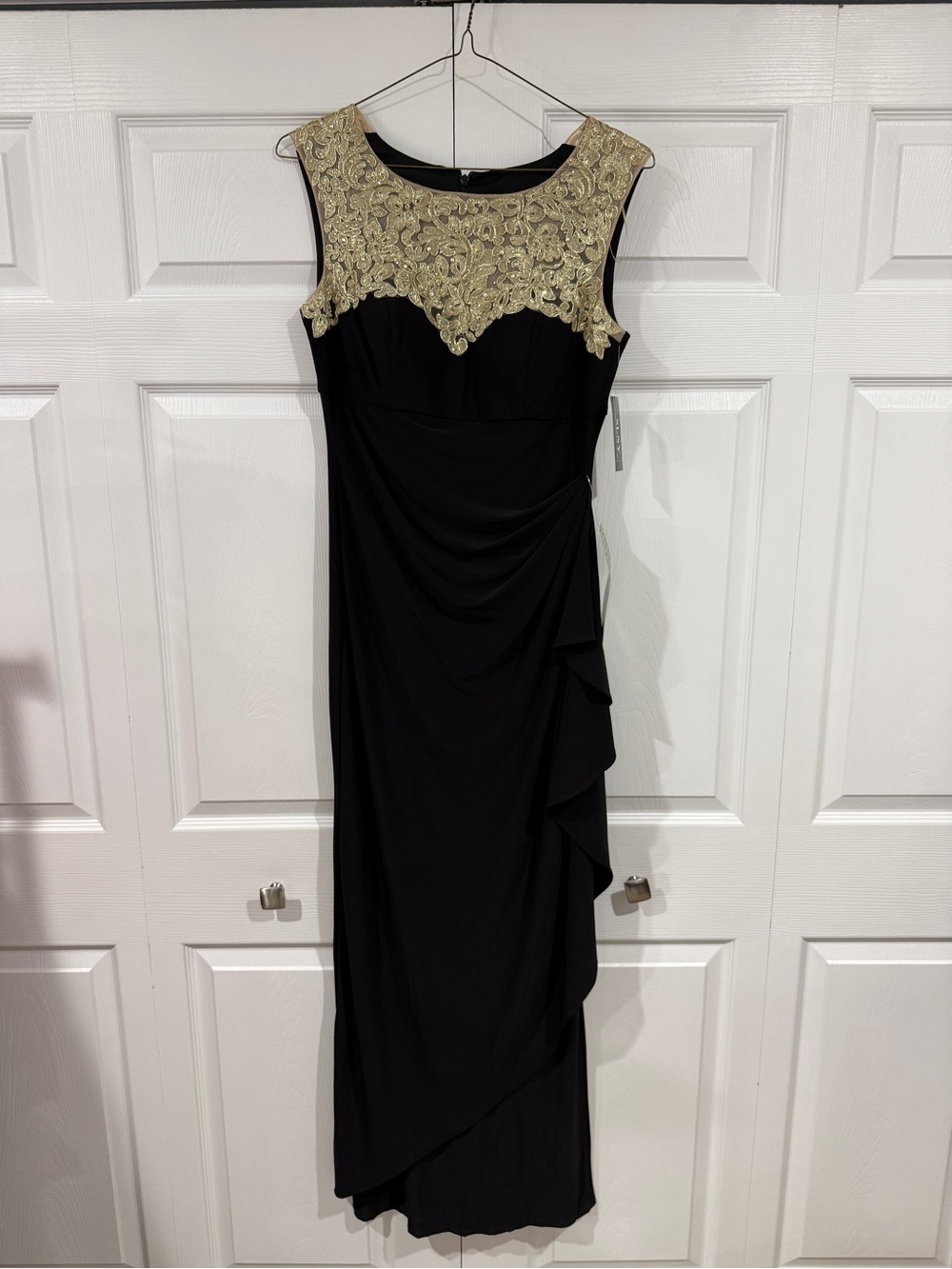 NWT SLNY Black Gold Embellished Ruched Cocktail Dress Size 8